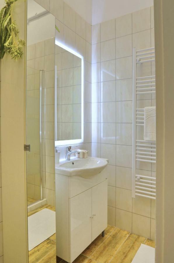 Free Garage!!! Downtown Apartment Near The New York Coffee House Budapest Esterno foto